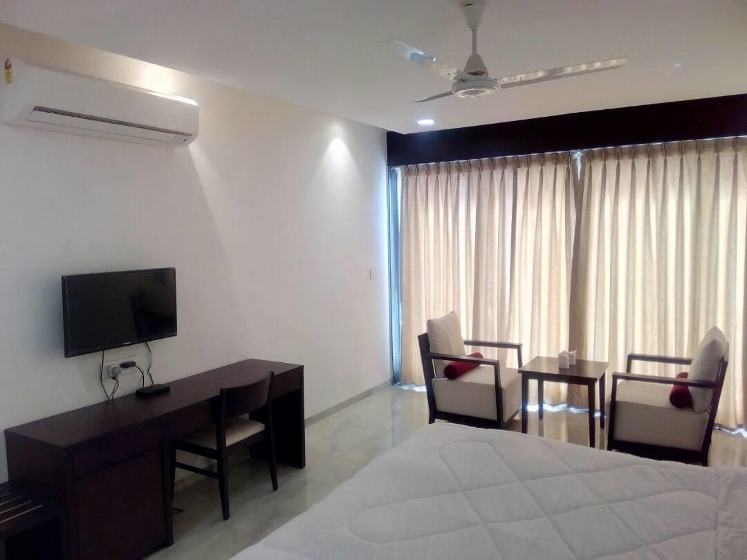 The Meera Hotel Derol Bagian luar foto